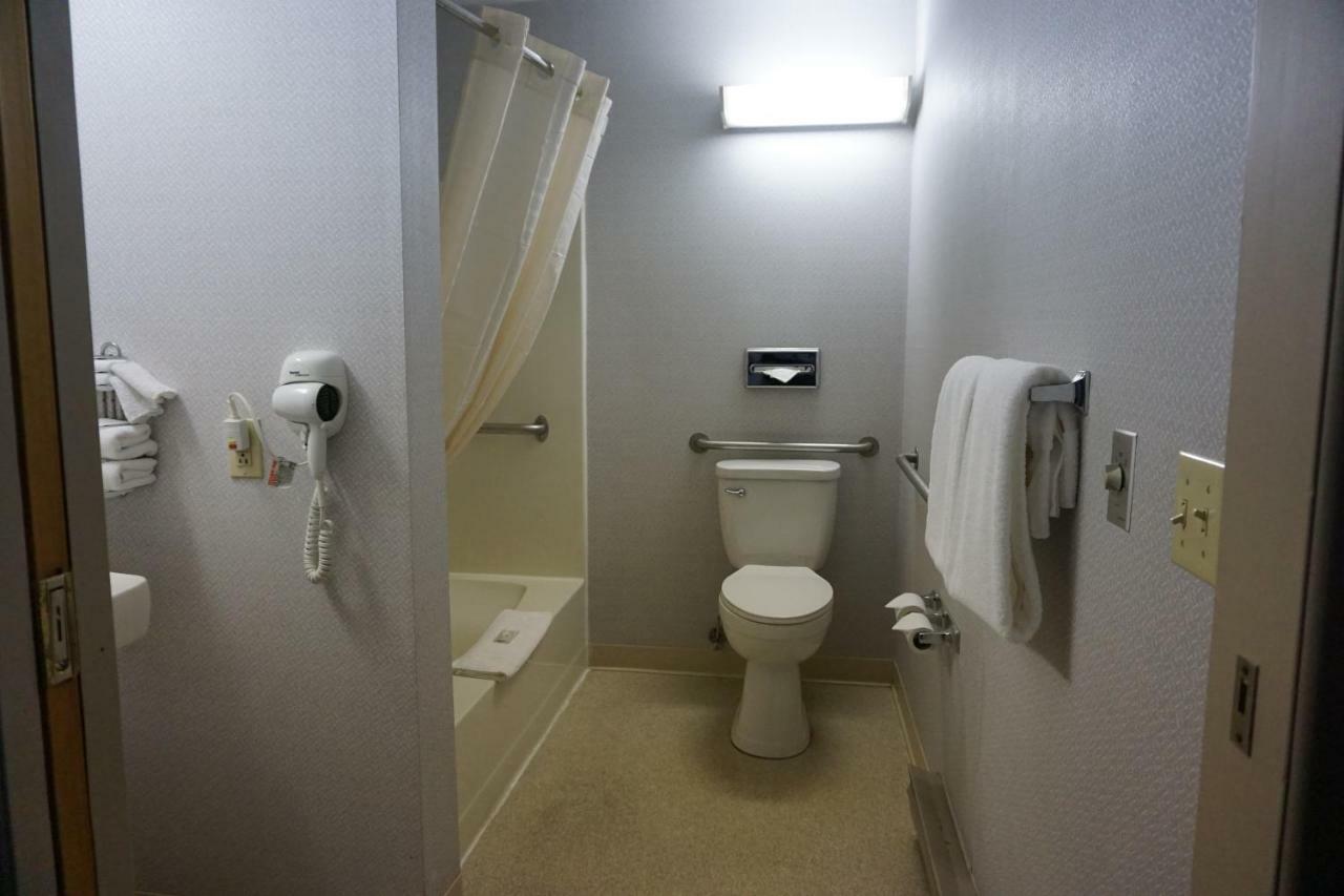 Centerway Hotel Buffalo توناواندا المظهر الخارجي الصورة
