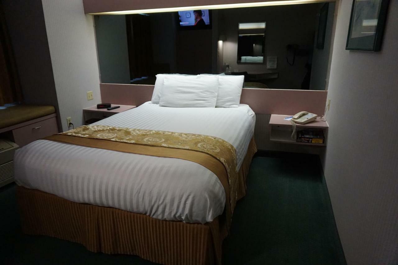 Centerway Hotel Buffalo توناواندا المظهر الخارجي الصورة