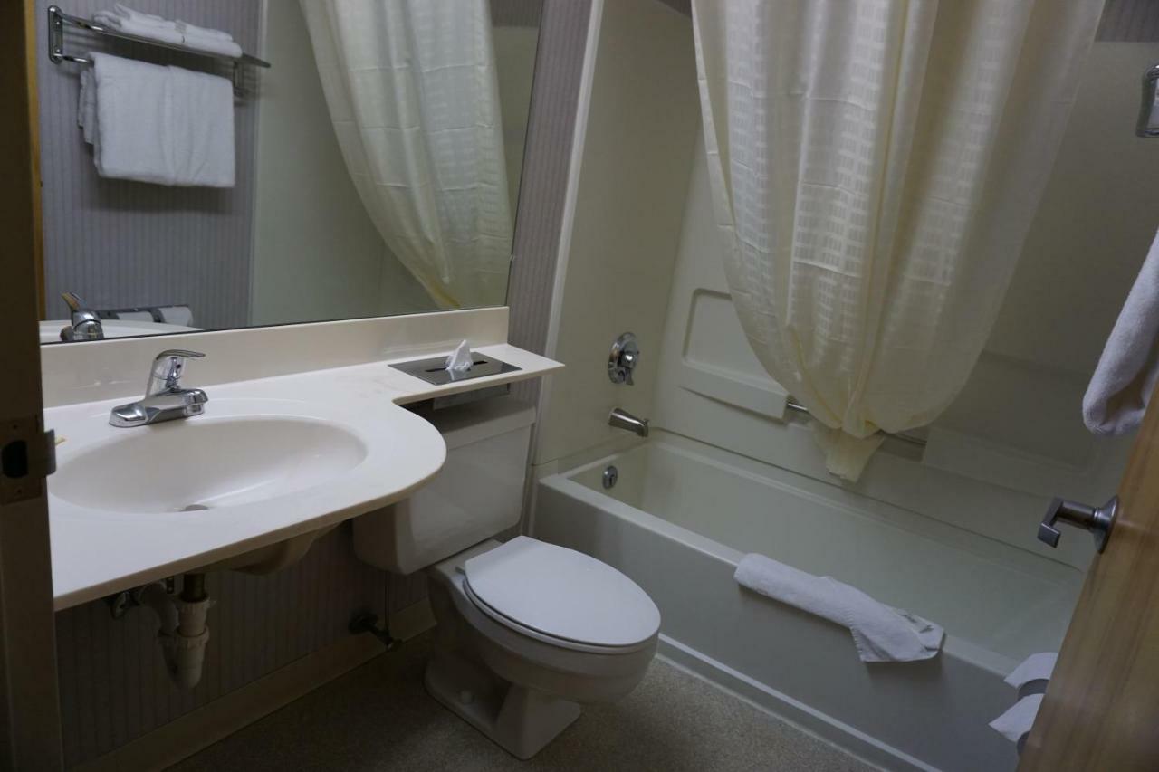 Centerway Hotel Buffalo توناواندا المظهر الخارجي الصورة